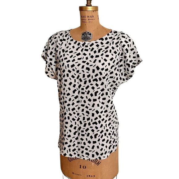 Vintage 1980’s Box Office black and white rayon blend short sleeved top size L - Picture 2 of 10